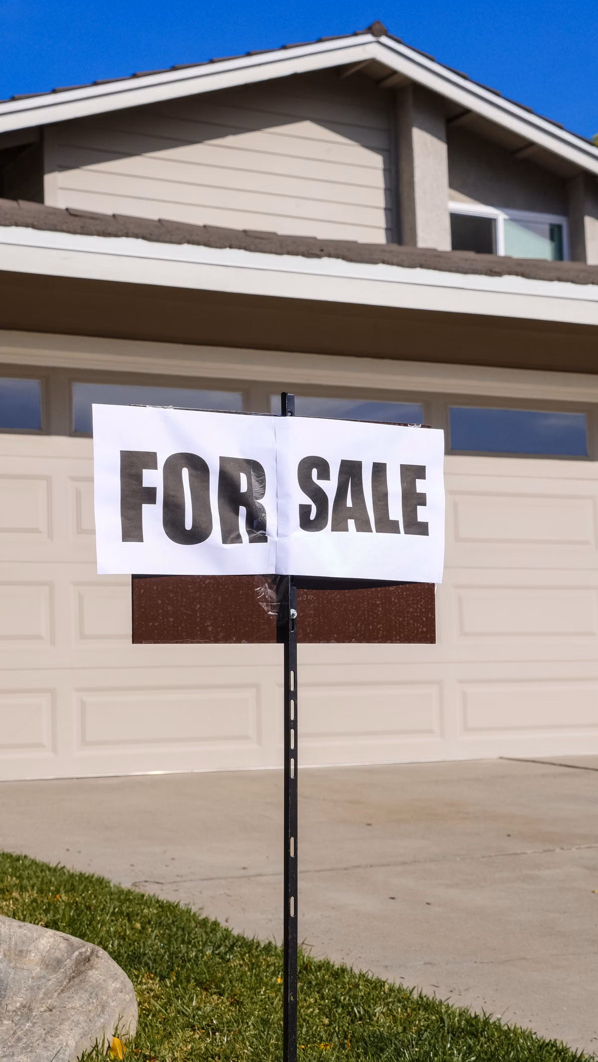 A bright, market ready home with a for sale sign